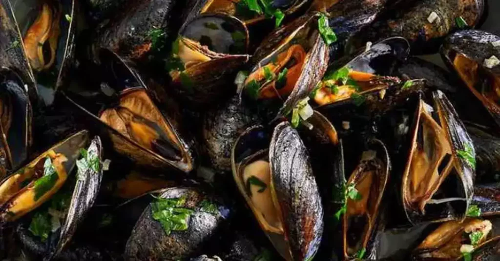 Mussels Steamed in White Wine Recipe